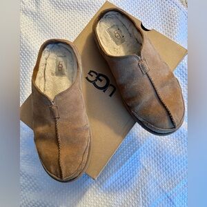 UGG Neuman Slip-Ons